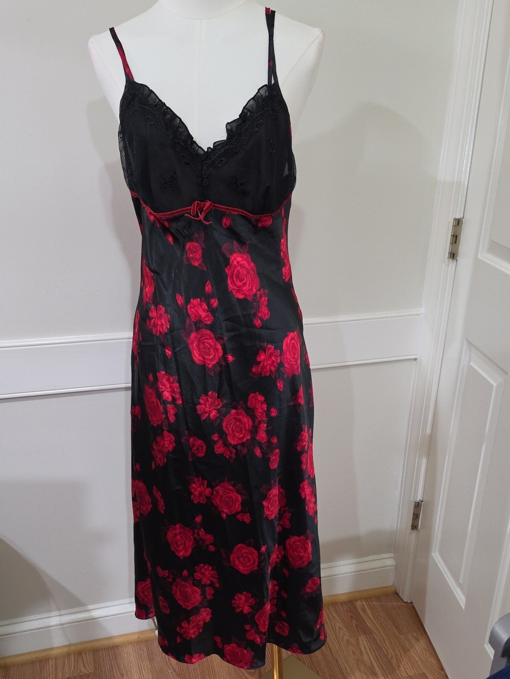 Vintage 90s/Y2K Inner Most Black Satin Red Rose Slip Dress – Sheer Lace Bodice M